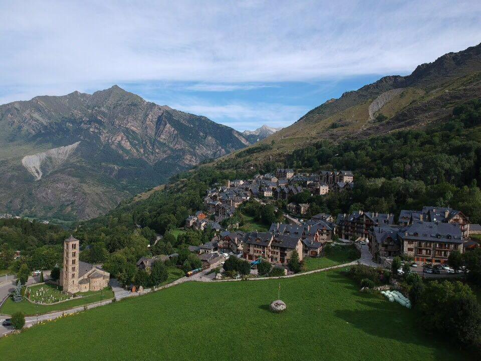 Apartamento con terraza y vistas panorámicas en Taüll Esterno foto